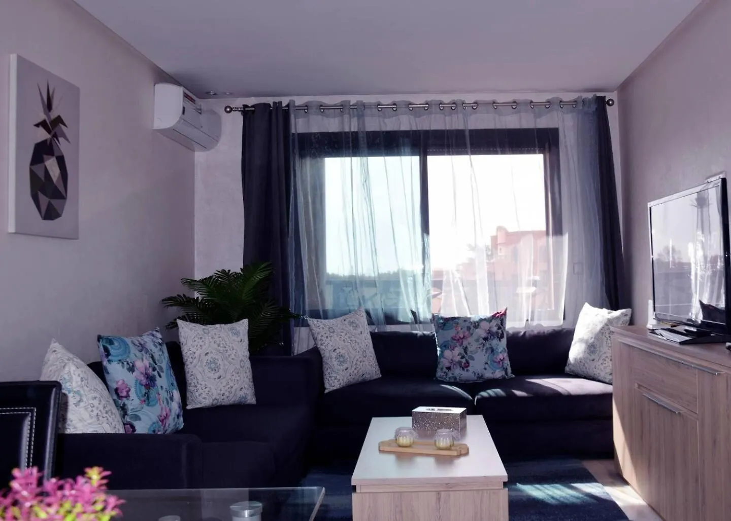 New! Cute Condo With Beautiful View At The Gueliz Marrakesh Marocko